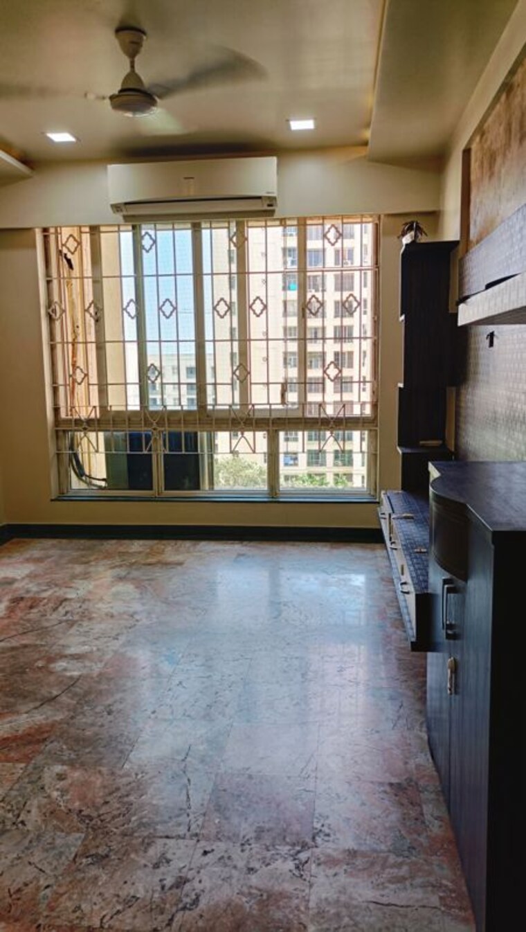 Room, hiranandani-estate-crown 1 Bedroom 630 Sq.Ft. Apartment In Ghodbunder Road Thane 9896045