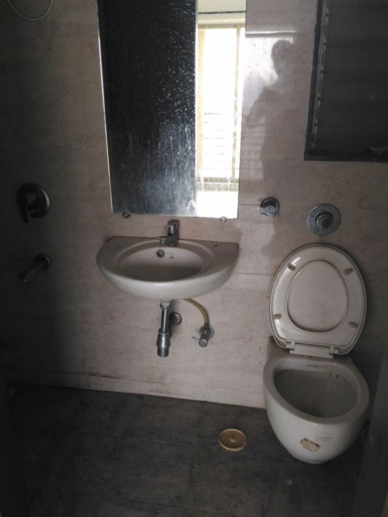 Bathroom, mayuresh-residency-mumbai 2 Bedroom 650 Sq.Ft. Apartment In Bhandup West Mumbai 10165428