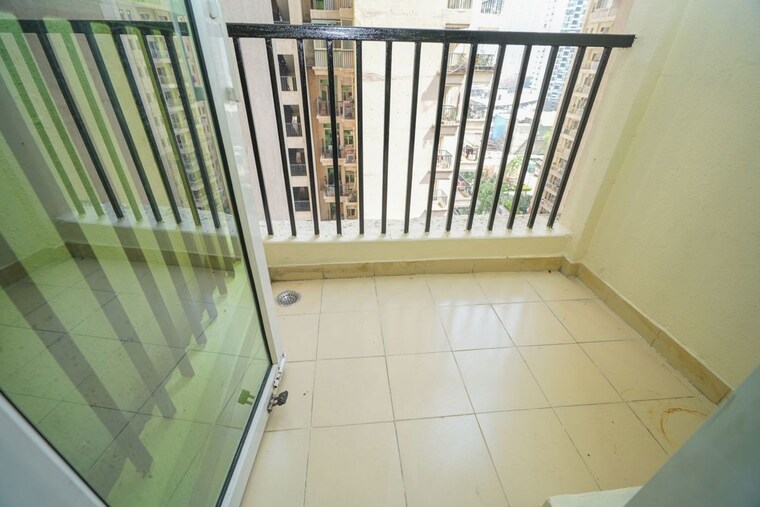 Balcony, gaur-city-2-12th-avenue 2.5 Bedroom 1055 Sq.Ft. Apartment In Sector 16c Greater Noida Greater Noida 10165434