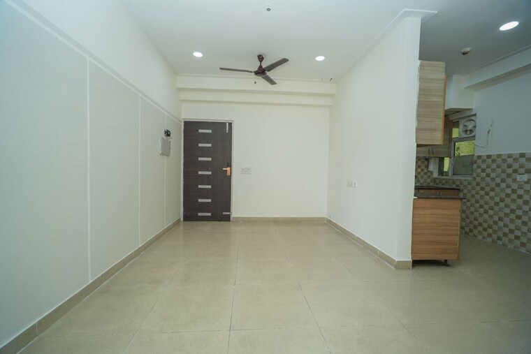 Room, gaur-city-2-12th-avenue 2.5 Bedroom 1055 Sq.Ft. Apartment In Sector 16c Greater Noida Greater Noida 10165434