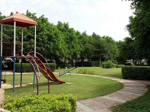 3 BHK Builder Floor – Garden View at BPTP Parkland Pride, Sector 77 - for Sale