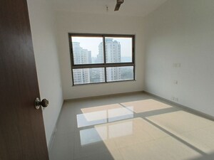 2 BHK Apartment For Rent in Kalpataru Immensa, Kolshet Road