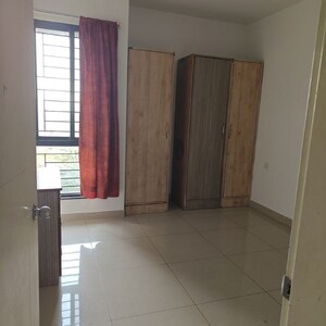 Room in 2.5 BHK Apartment at Nanded Lalit, Sinhagad Road – for Rent