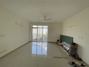 Room in 3.5 BHK Apartment at Levana Celebrity Gardens, Sushant Golf City – for Rent