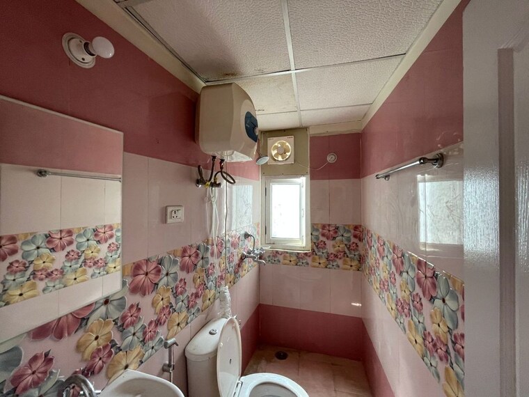 Bathroom, levana-celebrity-gardens 3.5 Bedroom 2100 Sq.Ft. Apartment In Sushant Golf City Lucknow 10165472