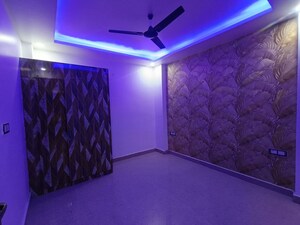 Room in 2 BHK Builder Floor at Sector 73 – for Sale