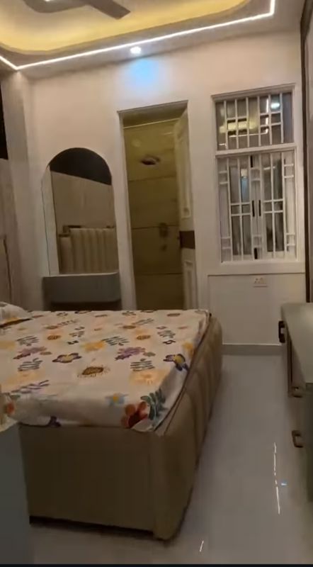 2 BHK + Servant Room Builder Floor For Sale in Sector 49