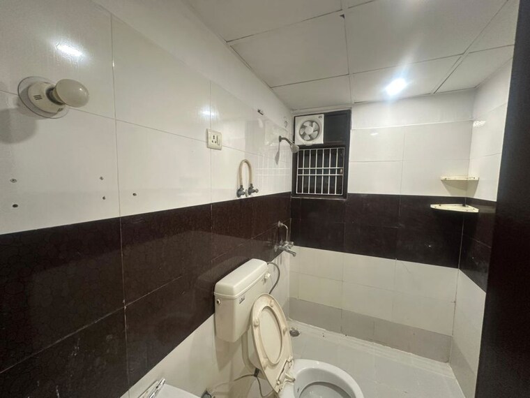 Bathroom, raj nagar extension 3 Bedroom 1531 Sq.Ft. Apartment In Raj Nagar Extension Ghaziabad 10165317