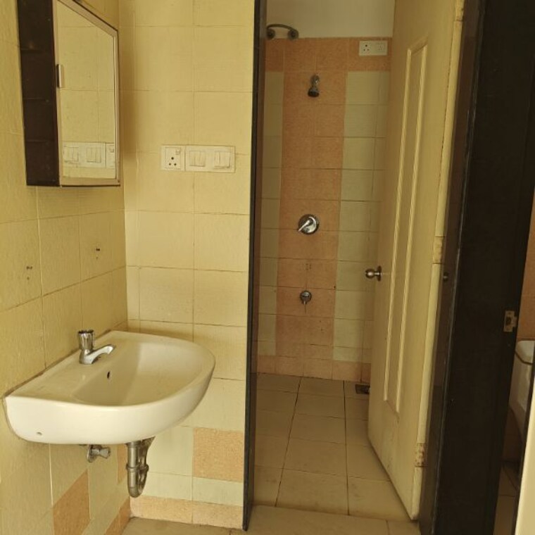 Bathroom, nanded 1 Bedroom 600 Sq.Ft. Apartment In Nanded Pune 10165571