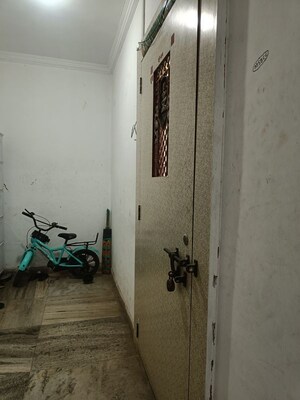 Bathroom in 2 BHK Apartment at Summit Apartment, Goregaon East – for Rent