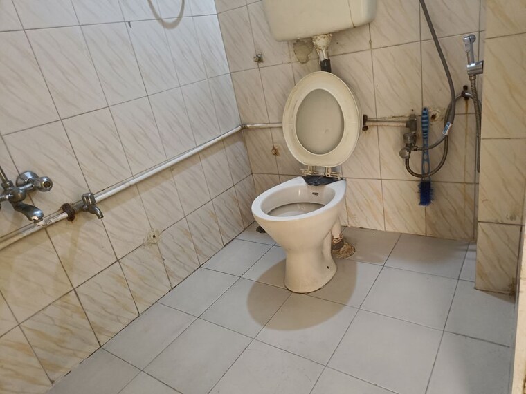 Bathroom, summit-apartment 2 Bedroom 798 Sq.Ft. Apartment In Goregaon East Mumbai 10144940