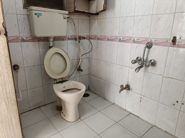 Bathroom, summit-apartment 2 Bedroom 798 Sq.Ft. Apartment In Goregaon East Mumbai 10144940