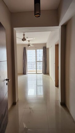 4 BHK + Servant Room Apartment For Sale in DLF New Town Heights II