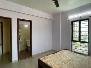 Room in 3 BHK Apartment at Ekta Floral, Tangra – for Sale