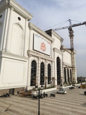  Shop For Sale in Omaxe World Street, Sector 79