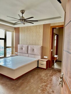 4 BHK + Servant Room Apartment For Rent in Imperia Esfera