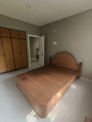 Room in 3 BHK Apartment at Anand Park Aundh, Aundh – for Rent