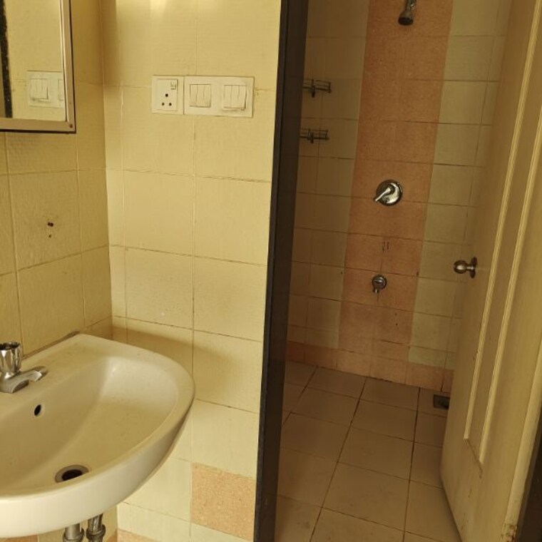 Bathroom, nanded 1 Bedroom 650 Sq.Ft. Apartment In Nanded Pune 10165673