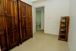 Room in 2.5 BHK Apartment at Supertech Cape Town, Sector 74 – for Sale