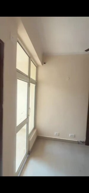 Room in 2 BHK Apartment at Supertech Eco Village II, Sector 16b Greater Noida – for Rent