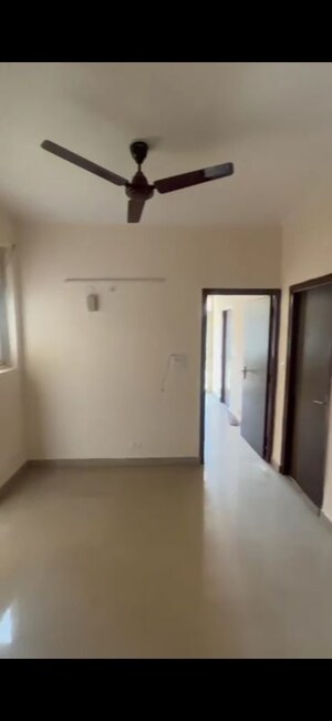 Room in 2 BHK Apartment at Supertech Eco Village II, Sector 16b Greater Noida – for Rent