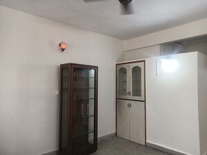 Room in 1 BHK Apartment at Saptarishi Apartments, Aundh – for Rent