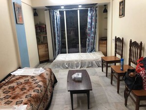 Bedroom in 1 BHK Apartment at Mahim West – for Rent