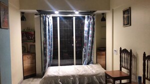 Bedroom in 1 BHK Apartment at Mahim West – for Rent