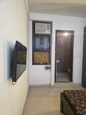 Room in 2 BHK Builder Floor at Saket – for Rent