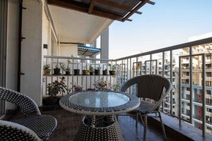 Team Area in 3 BHK Apartment at Brahma Suncity Platinum, Wadgaon Sheri – for Rent