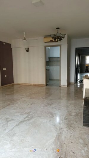 Room in 3 BHK Apartment at Hiranandani Estate – for Rent