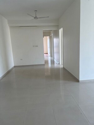 Room in 3 BHK Apartment at Hiranandani Estate – for Rent