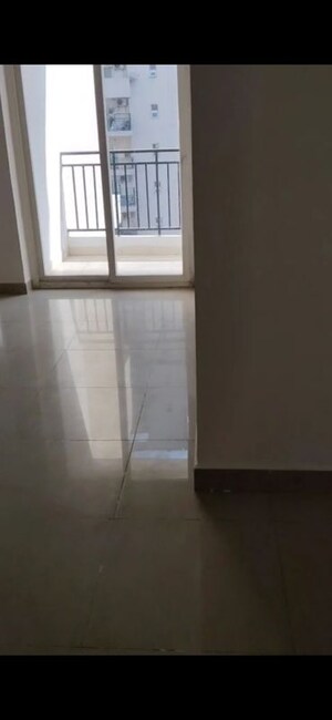 Room in 2.5 BHK Apartment at Saviour Green Arch, Tech Zone 4 Greater Noida – for Rent