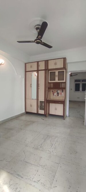 Room in 2 BHK Apartment at Gaurs Galaxy, Vaishali Sector 5 – for Rent