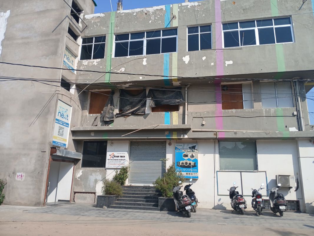 Showroom For Sale in Shyam Nagar
