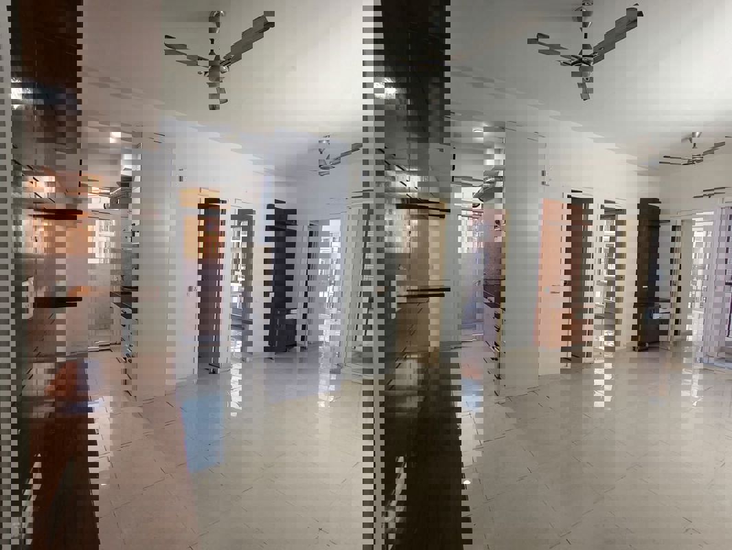 3.5 BHK + Servant Room,Study Room 2035 Sq.Ft. Apartment in Imperia Esfera