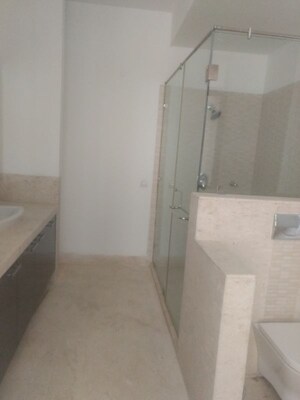 Bathroom in 3.5 BHK Apartment at SS Hibiscus, Sector 50 – for Rent