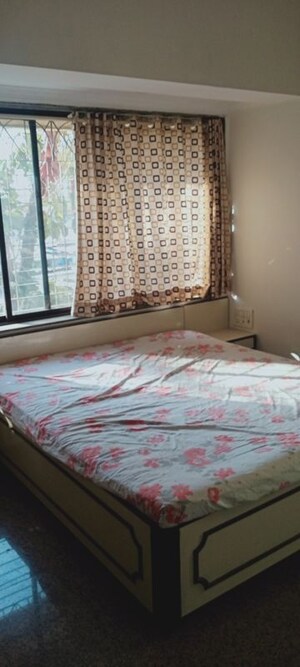 Bedroom in 2 BHK Apartment at Takshila CHS, Andheri East – for Rent