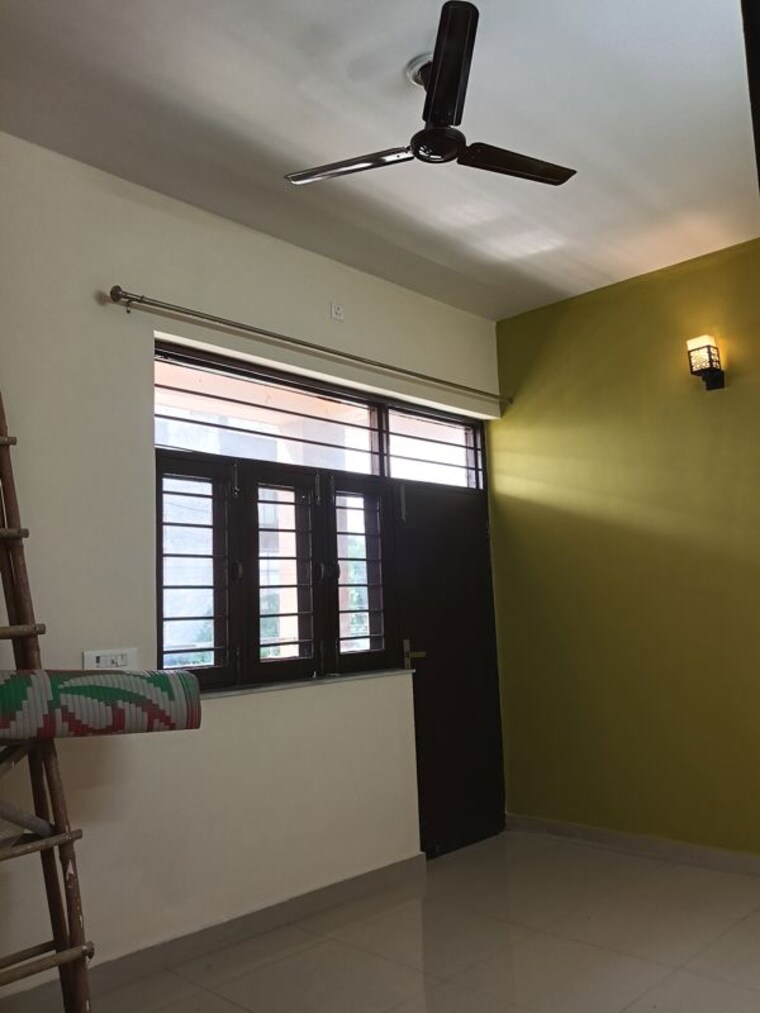 Room, indra nagar colony 3 Bedroom 150 Sq.Yd. Builder Floor In Indra Nagar Colony Dehradun 10166020