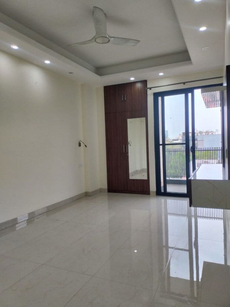 Room, dlf-green-avenue 4 Bedroom 2500 Sq.Ft. Builder Floor In Dlf Phase iv Gurgaon 10166043