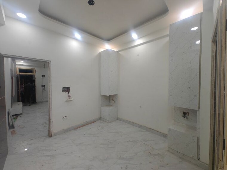 Bedroom, sector 73 1 Bedroom 580 Sq.Ft. Builder Floor In Sector 73 Noida 10165873