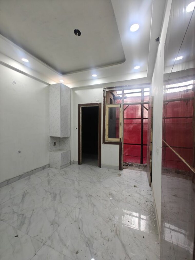 Bedroom, sector 73 1 Bedroom 580 Sq.Ft. Builder Floor In Sector 73 Noida 10165873