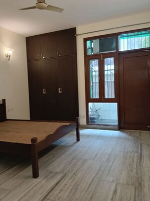 Room in 3 BHK Builder Floor at Pamposh Enclave – for Rent