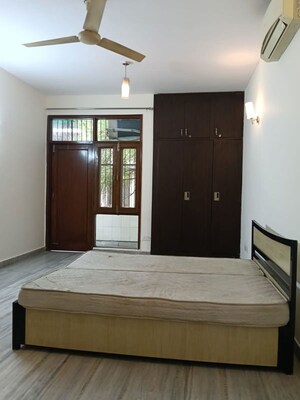 Room in 3 BHK Builder Floor at Pamposh Enclave – for Rent