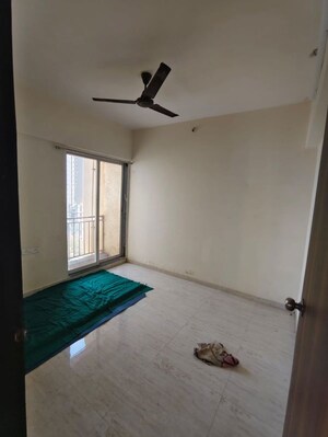 Room in 2 BHK Apartment at Fiama Residency, Thane West – for Rent