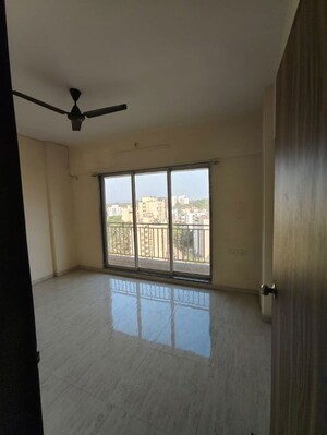 Room in 2 BHK Apartment at Fiama Residency, Thane West – for Rent