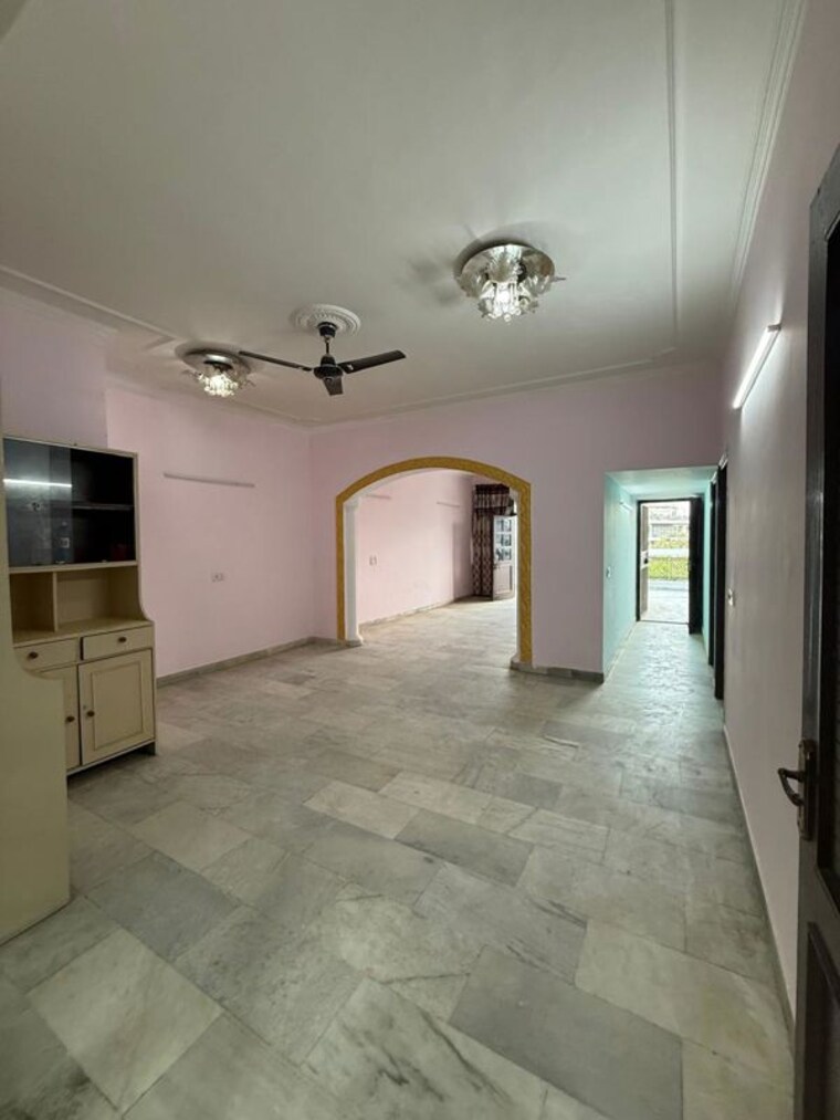 Room, kalkaji 3 Bedroom 1800 Sq.Ft. Builder Floor In Kalkaji Delhi 10166083