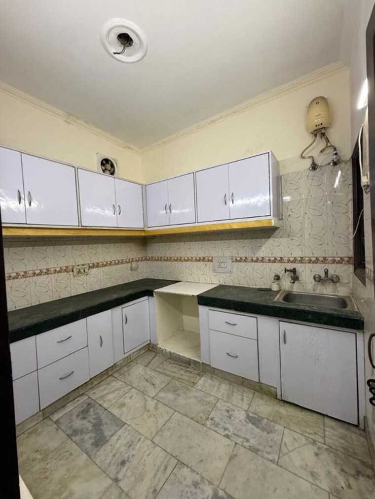 Kitchen, kalkaji 3 Bedroom 1800 Sq.Ft. Builder Floor In Kalkaji Delhi 10166083