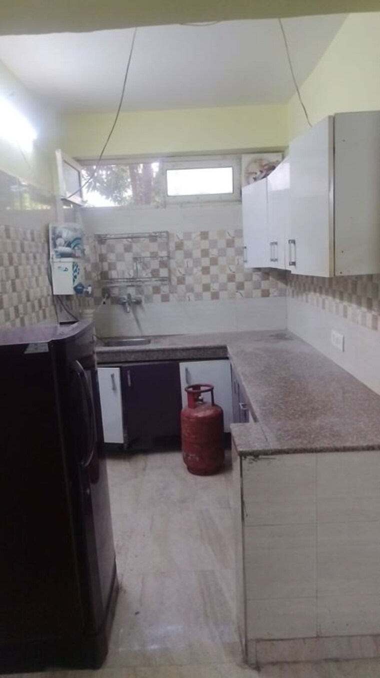 Kitchen, penta-homes 1 RK 500 Sq.Ft. Apartment In Vip Road Zirakpur 10166090