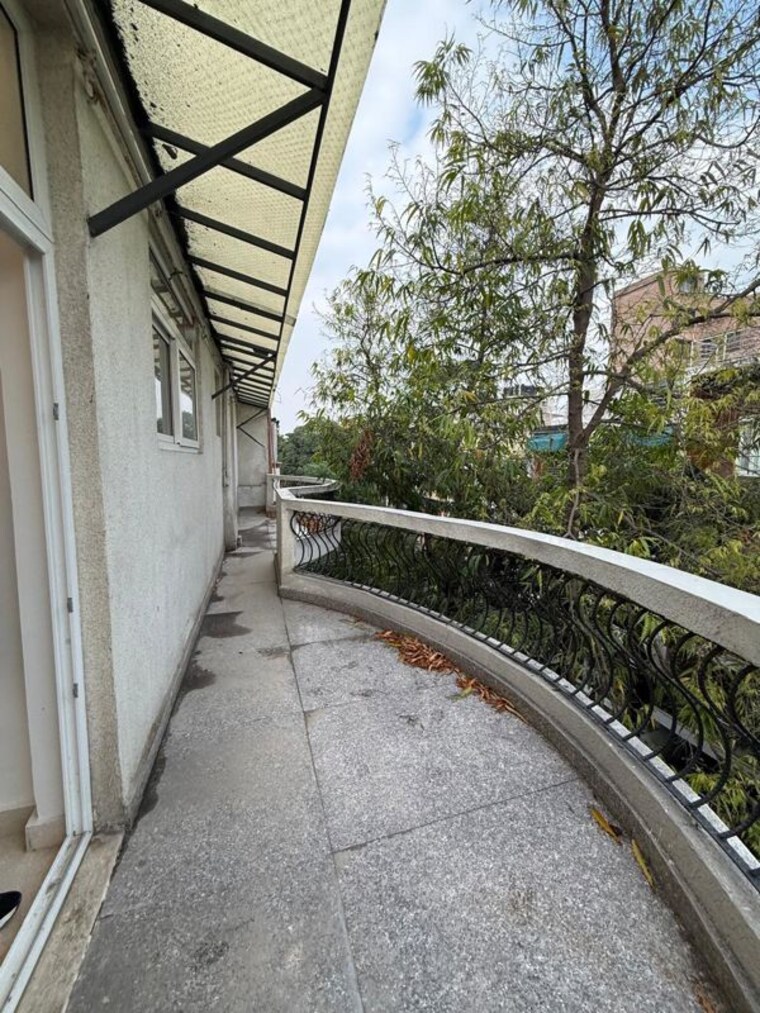Balcony, nehru enclave 3 Bedroom 1800 Sq.Ft. Builder Floor In Nehru Enclave Delhi 10166091